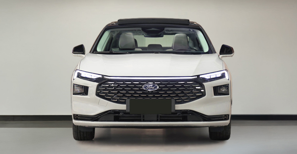 FORD TAURUS TITANUM 2026